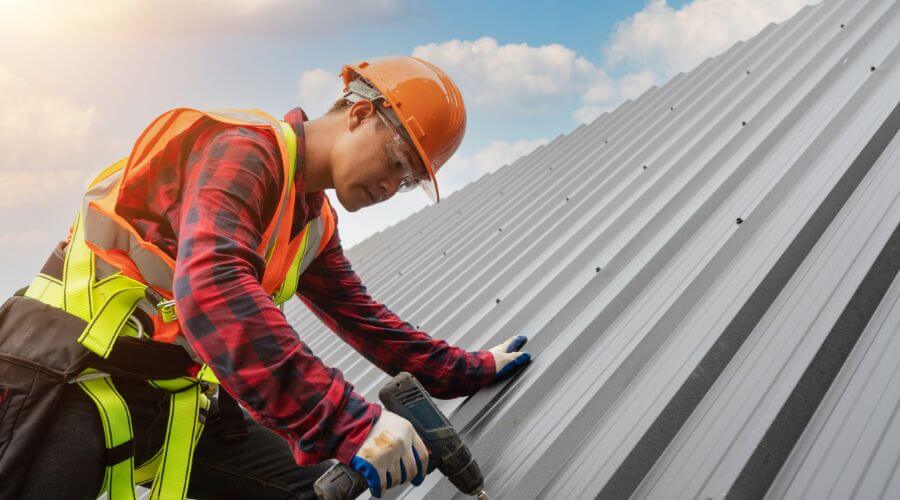 Professional gutter cleaning in Rossford, OH